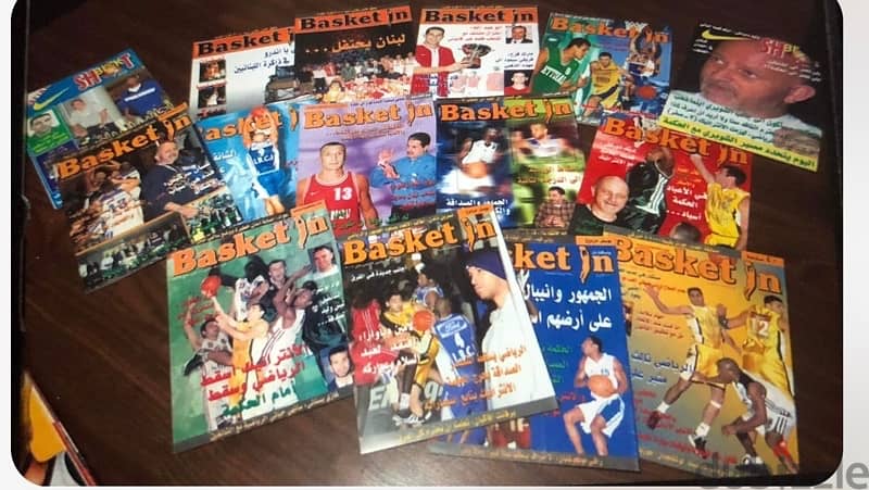 Arround 100 football and basketball magazines with a lot of posters 5