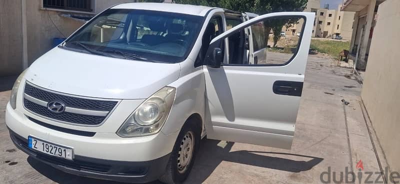 Hyundai H1 2011 3