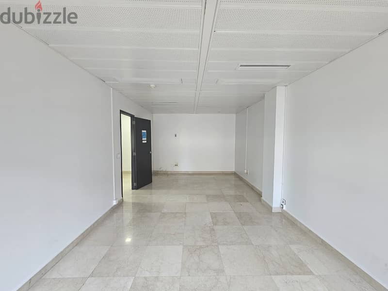 AH24-3563 Office 150m² for Rent in Downtown Beirut, $1,875 Cash/Month 1