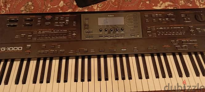 Roland G-1000 76 keys with padded case