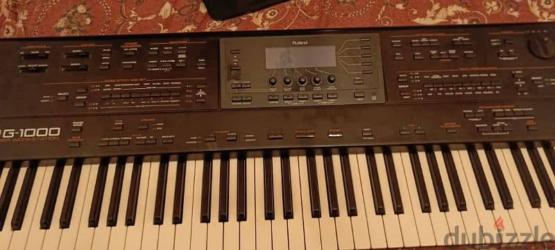 Roland G-1000 76 keys with padded case 0