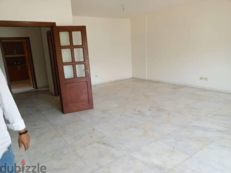 شقة مميزة للبيع الحمرا apartment for sale in Hamra 8