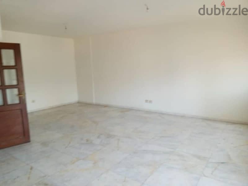 شقة مميزة للبيع الحمرا apartment for sale in Hamra 9