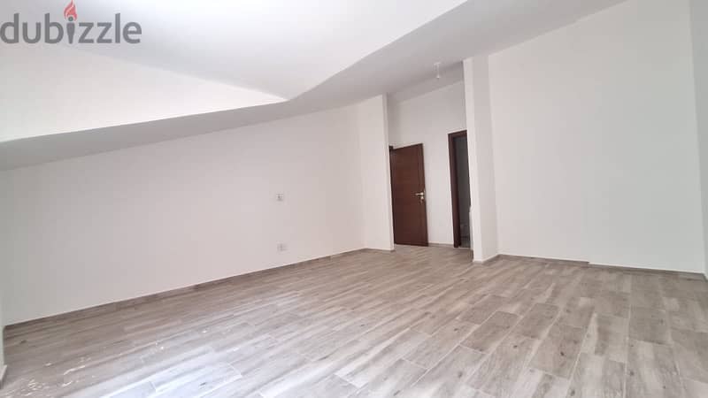 Duplex apartment with terrace and open views in Fanar. 10