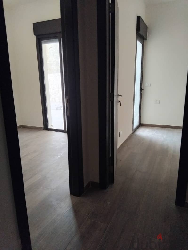 Apartment for sale in Blat شقة للبيع ب بلاط 4