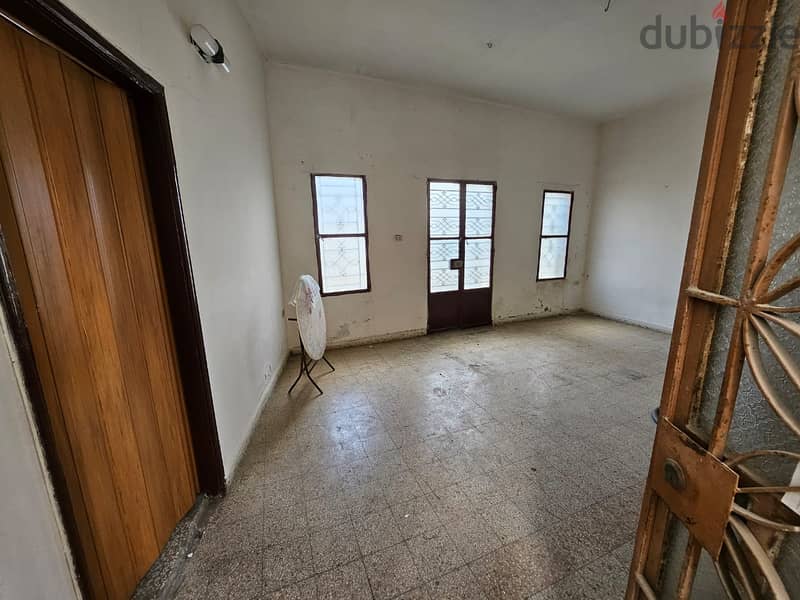 House + 2 Shops in Mrouj | Good for investment | Need renovation 0