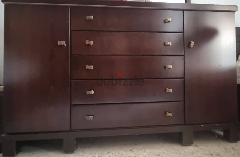 Dresser خزانة 2