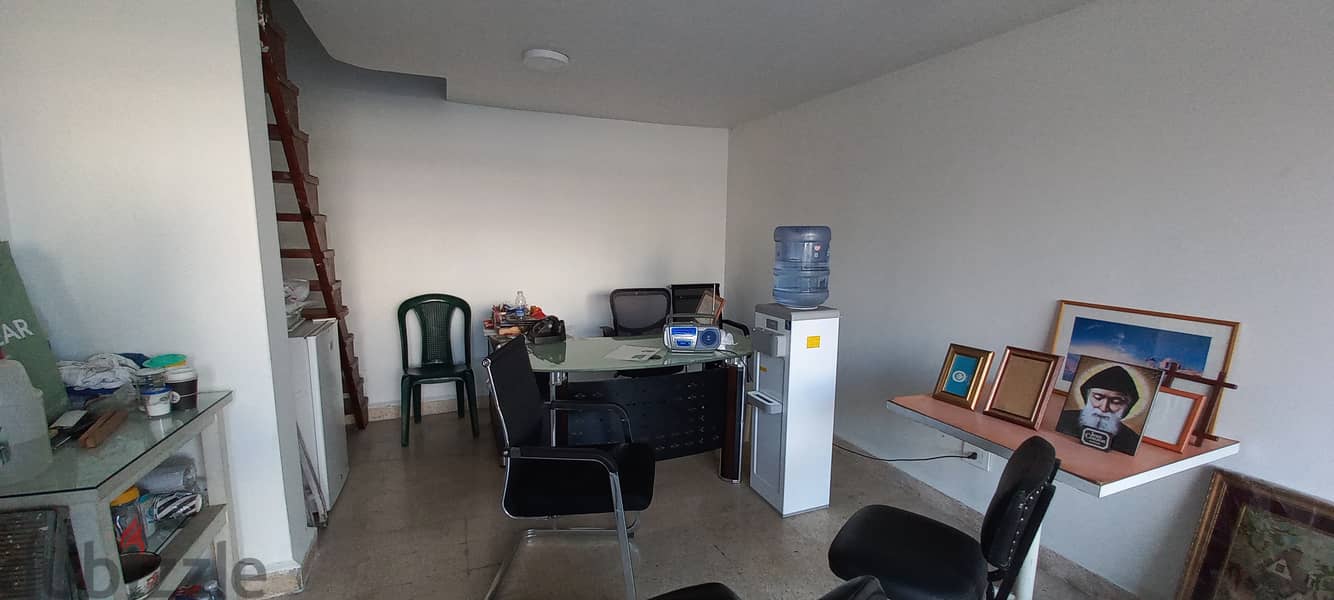 Two shops in one for rent in Jal el dibمحلين في واحد للإيجار 4