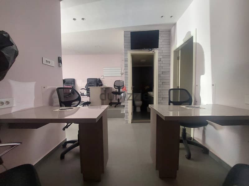 Affordable Office for rent in Elissarمكتب بأسعار معقولة للإيجار 6