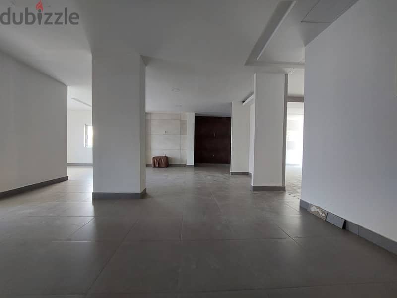 Showroom for rent in Elissar صالة عرض للايجار في إليسار 2