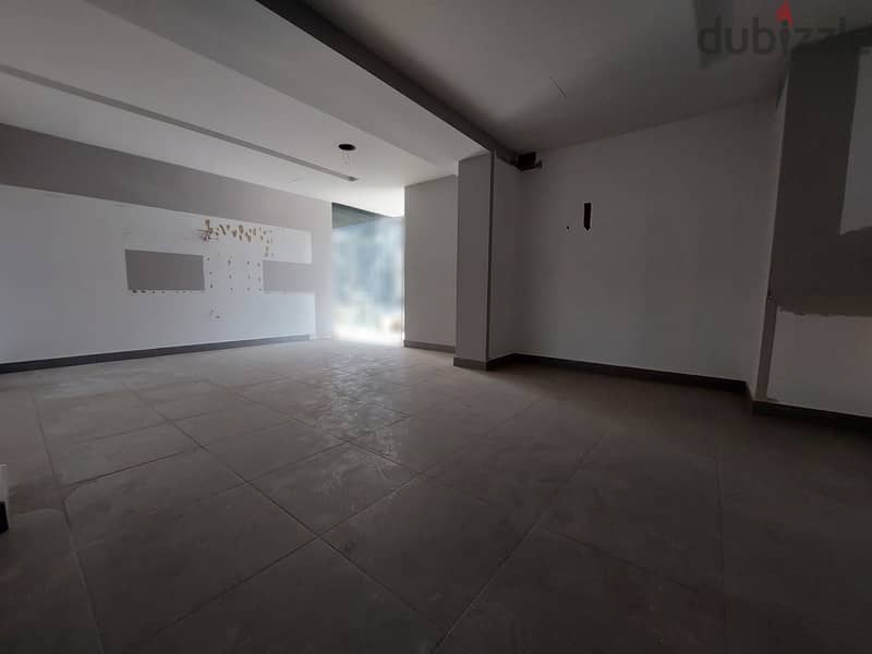 Showroom for rent in Elissar صالة عرض للايجار في إليسار 4