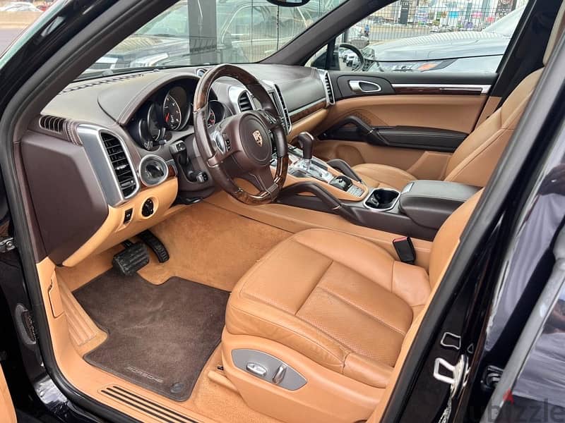 Porsche Cayenne 2011 V6 Camel interior 4