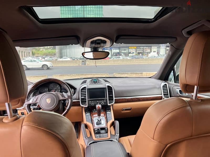 Porsche Cayenne 2011 V6 Camel interior 5