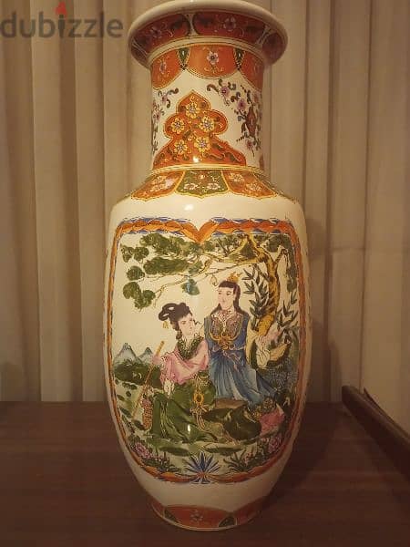 chineses porcelain vases + old italian dressoir 2