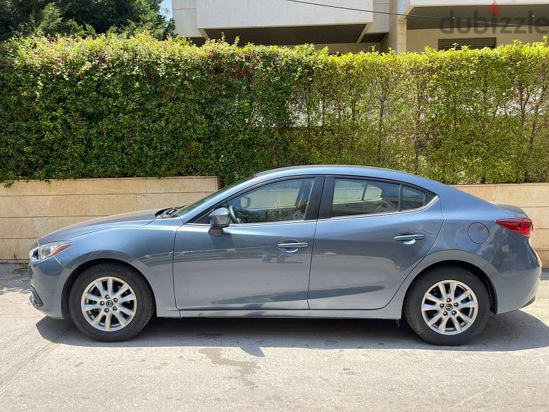 Mazda 3 2016 Gray Black interior 3