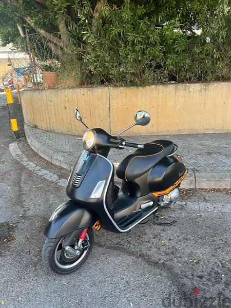 Vespa 300 Super GTS 2015 No Accidents!!! 1