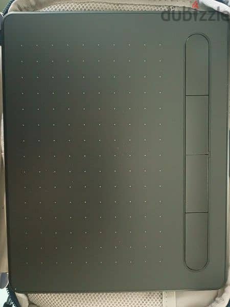 Wacom graphics tablet + pen + cover 1