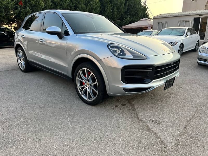 Porsche Cayenne v6 2020 1