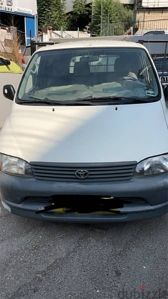 Toyota Hiace 2005 1