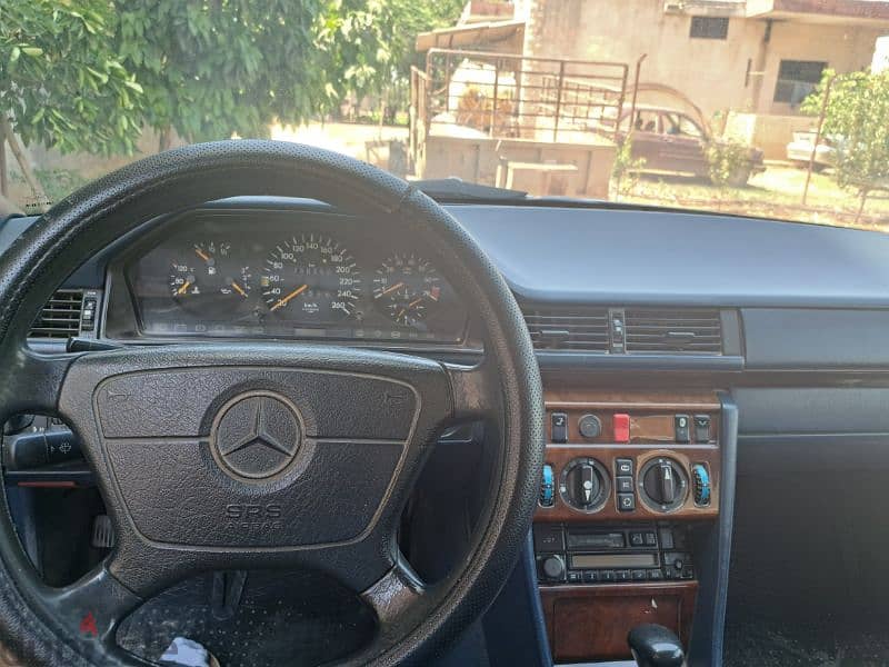 Mercedes-Benz E-Class 1994 5