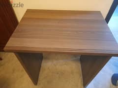 desk brown in good condition 0