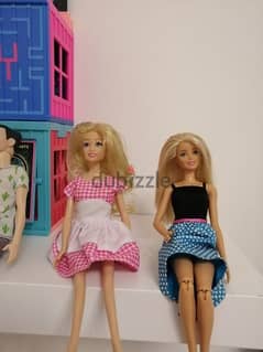 2 Barbies with ken