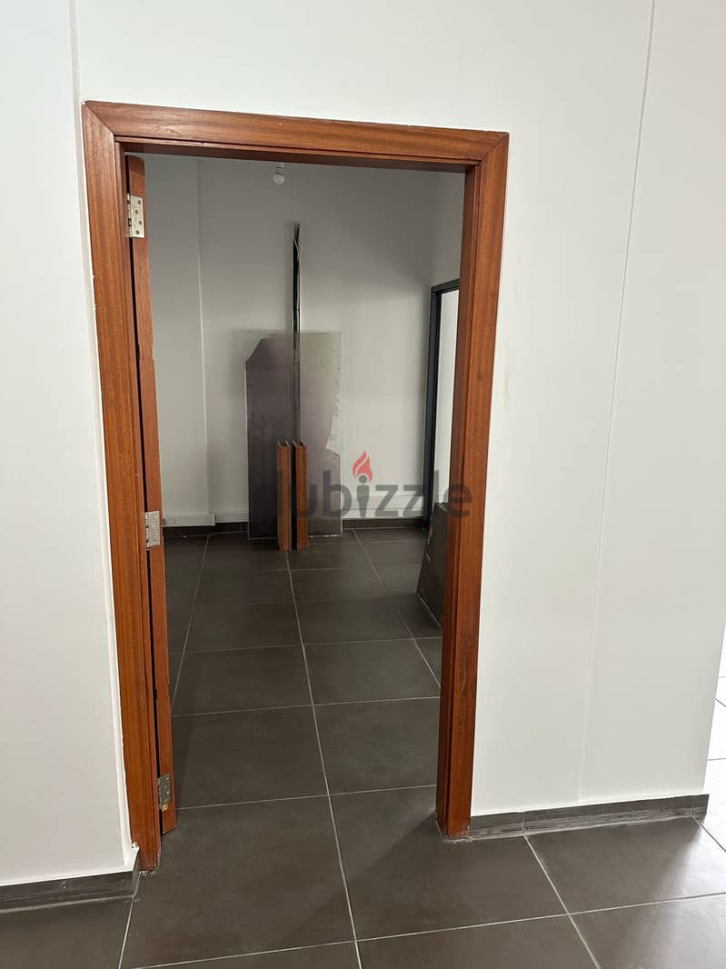 JH24-3565 Office 160m for sale in Zalka, $ 185,000 cash 3