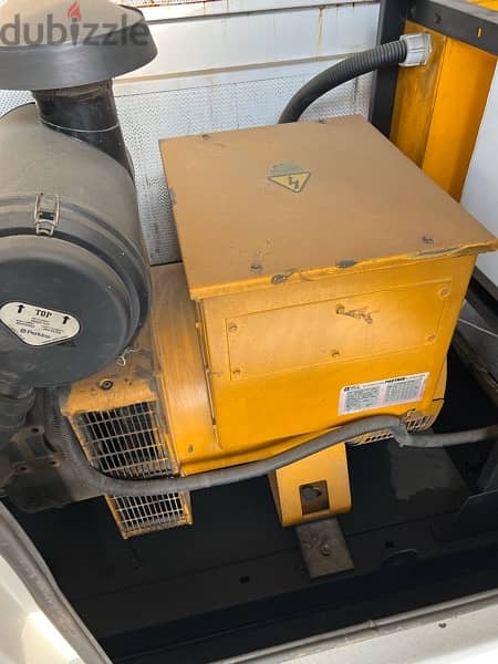 very clean perkins  generator 100 KVA turbo 1