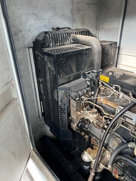 very clean perkins  generator 100 KVA turbo 4