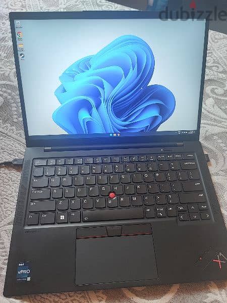 lenovo x1 carbon gen 11, windows 11 pro, 32GB RAM i7-1365U 13th gen. 2