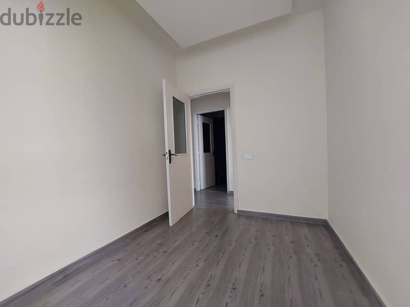 Prime Office for rent in Elissarمكتب مميز للبيع في اليسار 4