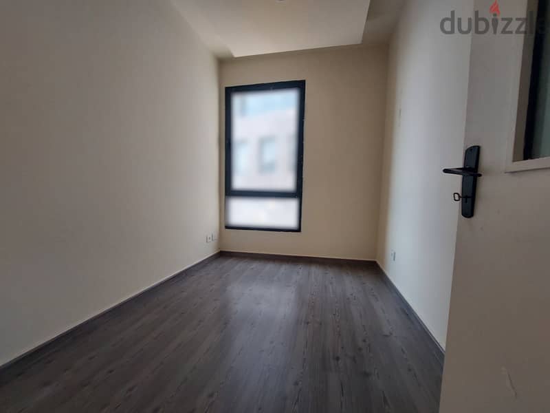 Prime Office for rent in Elissarمكتب مميز للبيع في اليسار 7