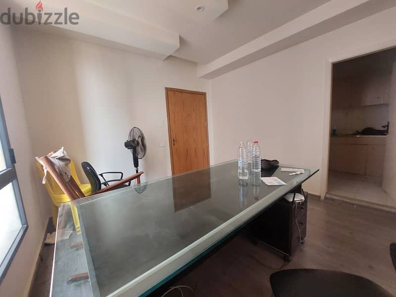 Prime Office for rent in Elissarمكتب مميز للبيع في اليسار 11