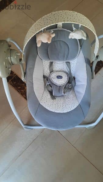 chicco swing used in a very good condition 2