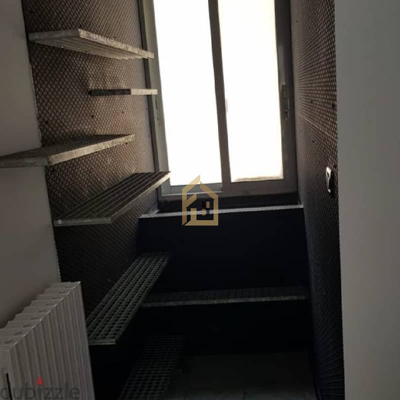 Studio for rent in Achrafieh AA112للإيجار في الأشرفية 4