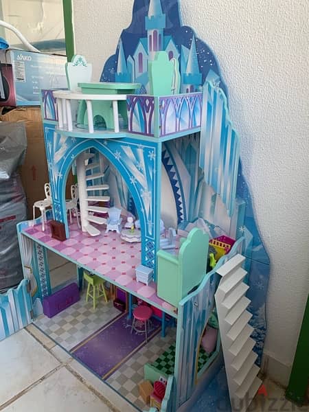 Frozen Doll House 7