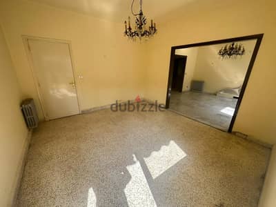 Apartment for sale in dekwaneh للبيع: شقة ثلاث غرف نوم في دكوانه