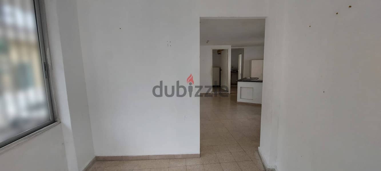 Office for rent in Hadath مكتب للإيجار في الحدث 3