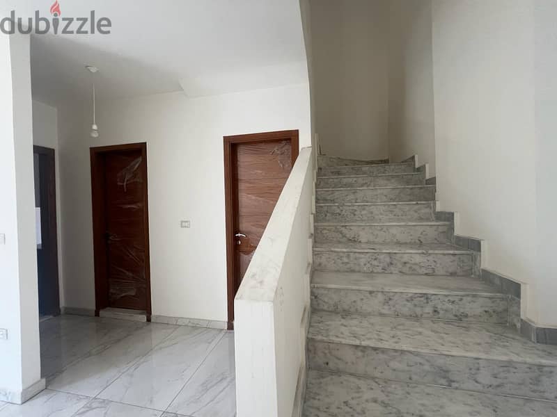 Duplex For Sale in Ras el Nabeh شقة دوبلكس للبيع في رأس النبع 2