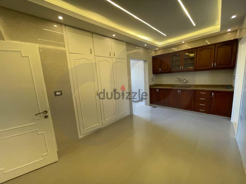 200 SQM apartment located in MAR ELIAS /مار الياس REF#IK109559 4