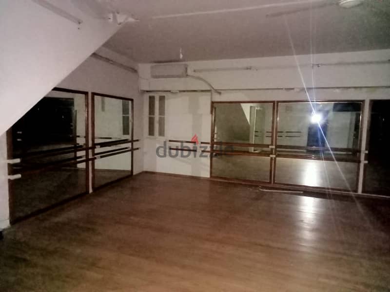 150 Sqm Salle | Shop | Showroom for rent  in Achrafieh 1