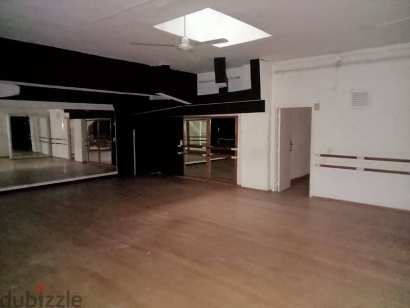 150 Sqm Salle | Shop | Showroom for rent  in Achrafieh 2