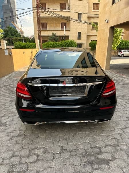 Mercedes E 300 4matic AMG-line 2017 black on black (clean carfax) 5