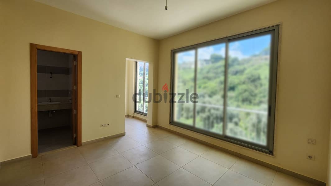 Apartment for sale in Louaizeh شقة للبيع في منطقة الويزه 15