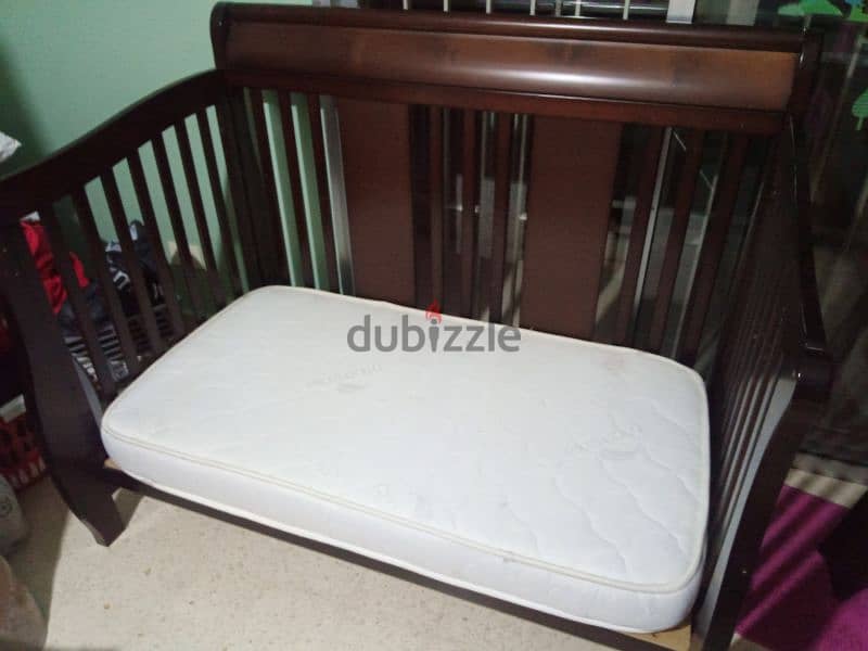 wood baby bed - kids bed used in excellent condition  - تخت خشب حالة 1