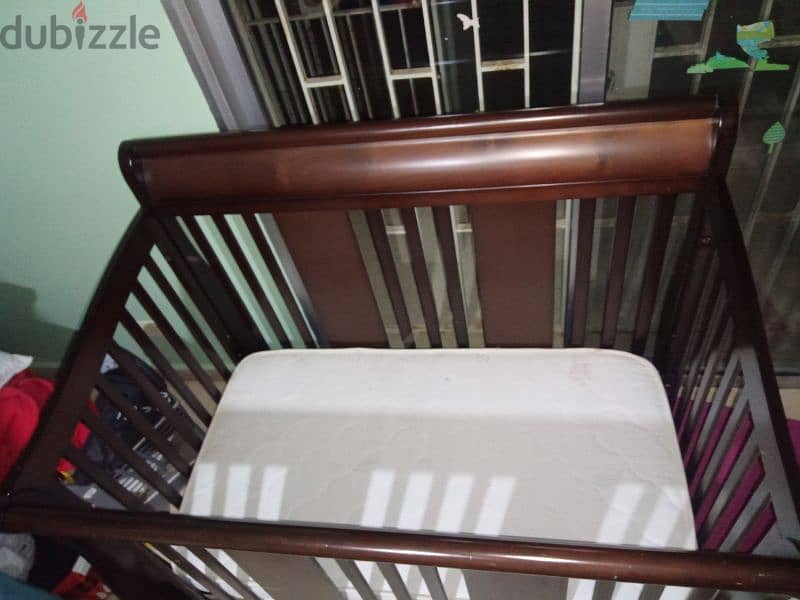 wood baby bed - kids bed used in excellent condition  - تخت خشب حالة 3