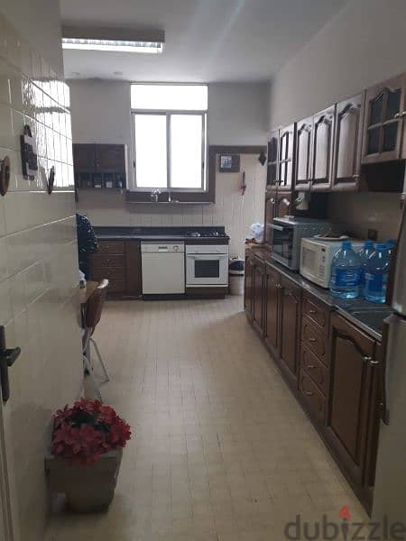 apartment For sale in achrafieh 300k. شقة للبيع في الأشرفية ٣٠٠،٠٠٠$ 1