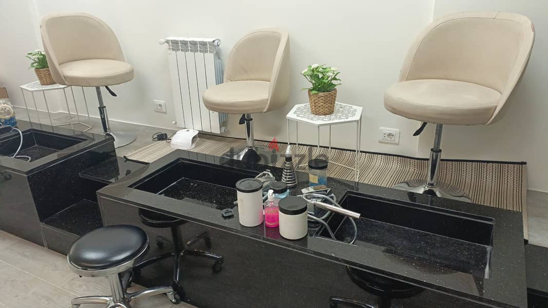 Ain el ghossein equipped shop for rent suitable for beauty salon #6318 3