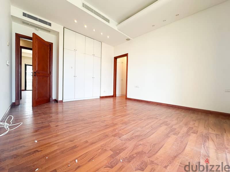 Spacious 310m² Apartment with Sea and City View for Sale in Gemmayzeh 11