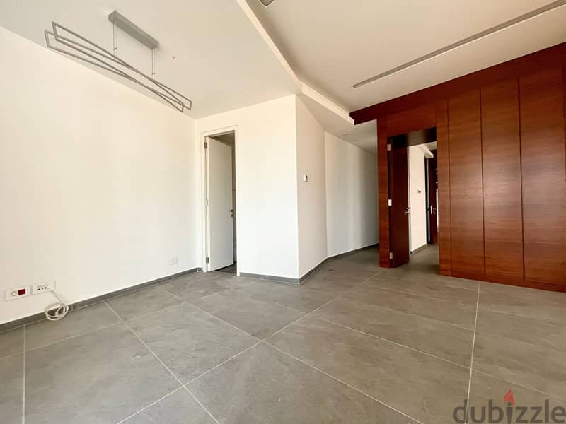 JH24-3582 Office 165m for rent in Sin l fil, $ 1,833 cash 2